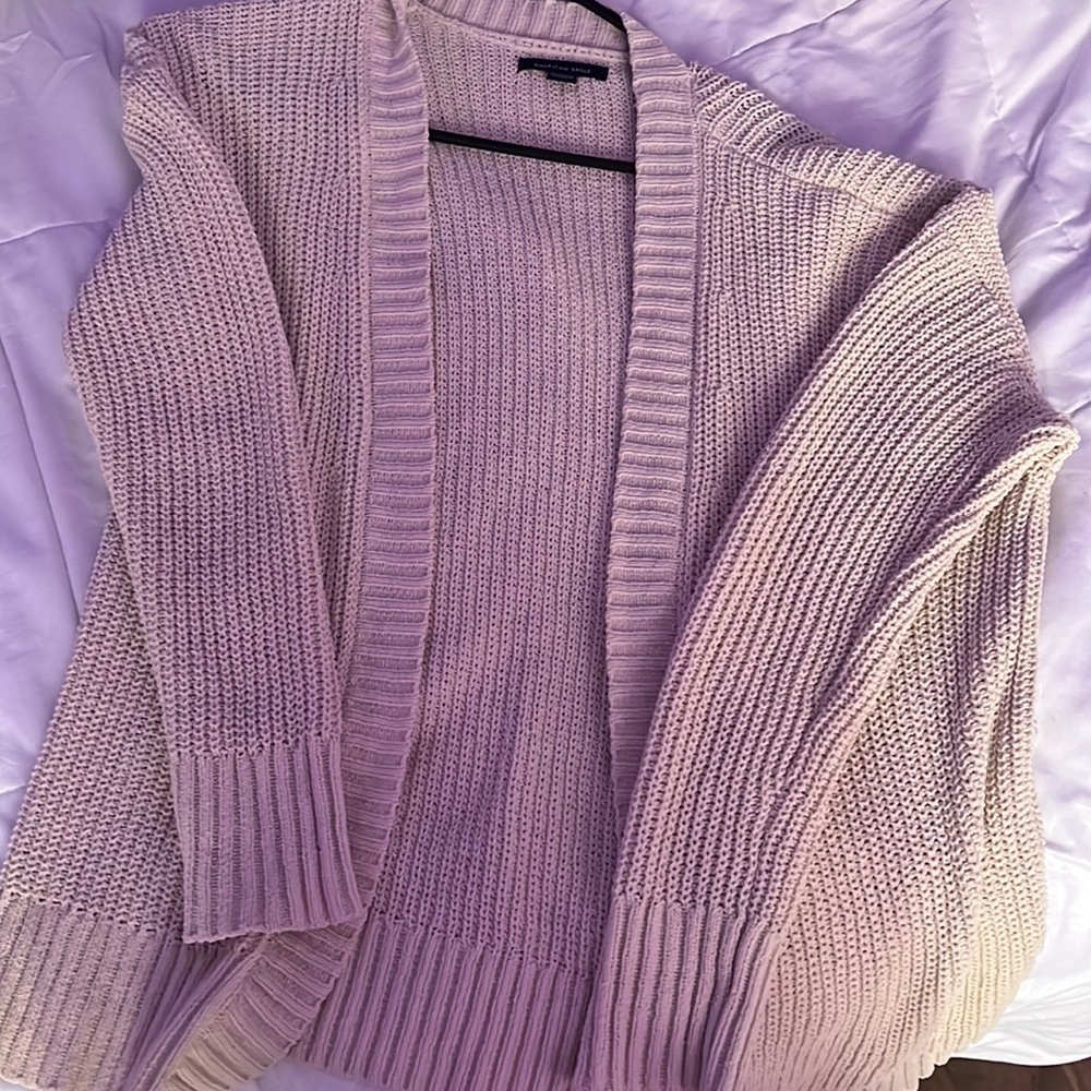 AMERICAN EAGLE CREAM CARDIGAN